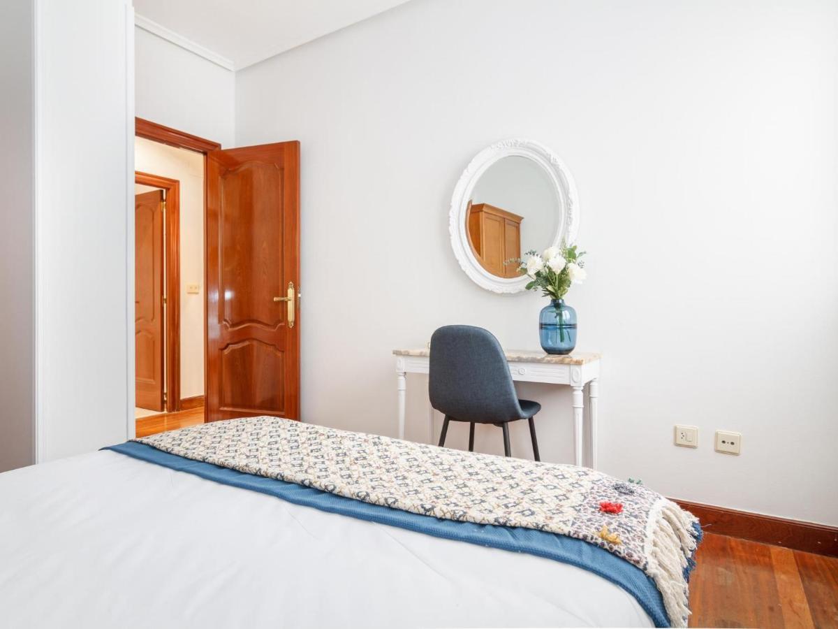 Amplio Y Recien Reformado En Indautxu Appartement Bilbao Buitenkant foto