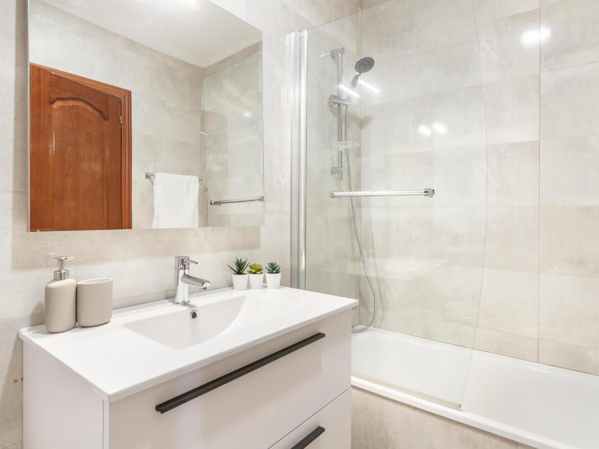 Amplio Y Recien Reformado En Indautxu Appartement Bilbao Buitenkant foto